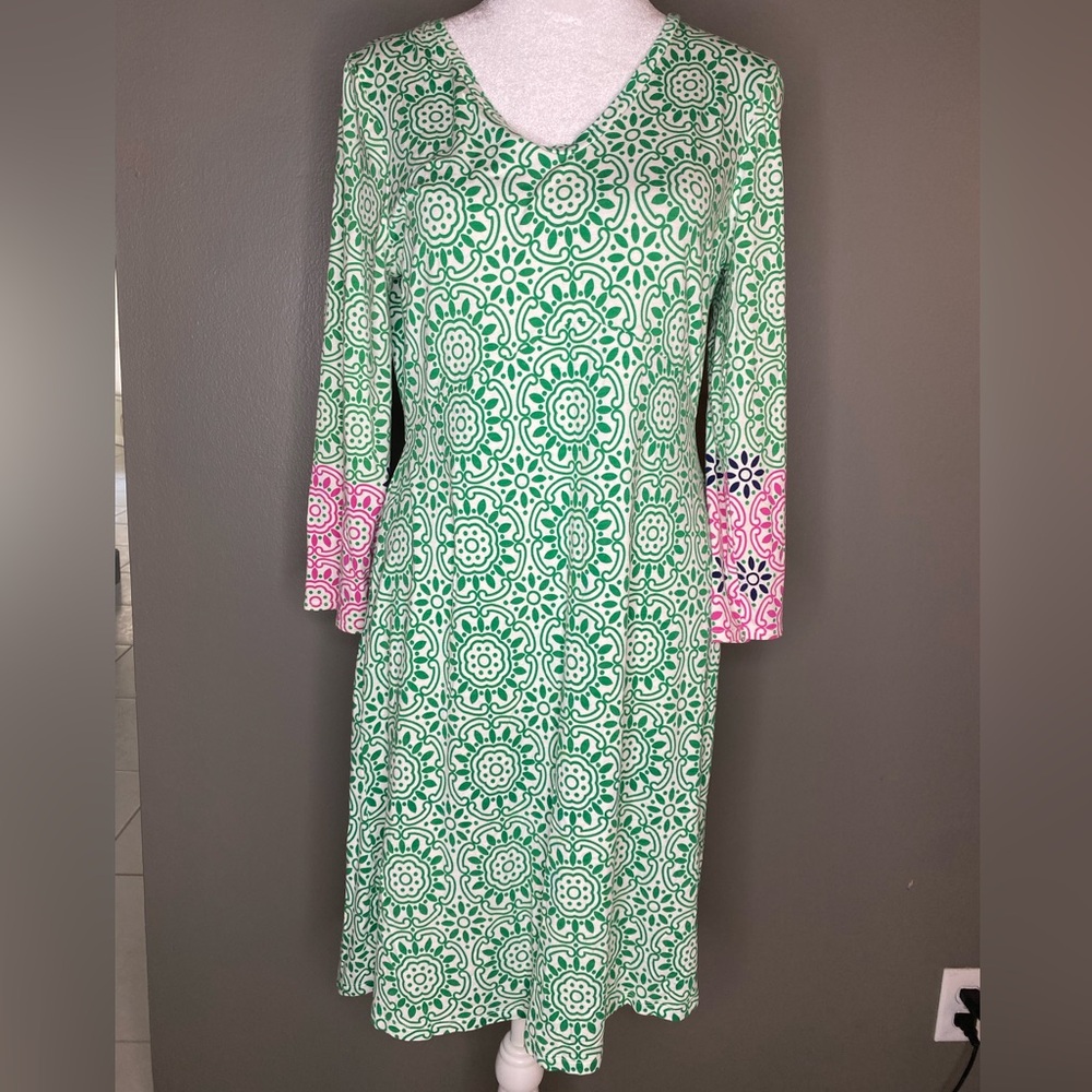 NWOT! Boden Floral Mandala Print
Jersey Dress - Green and Pink - Size 6